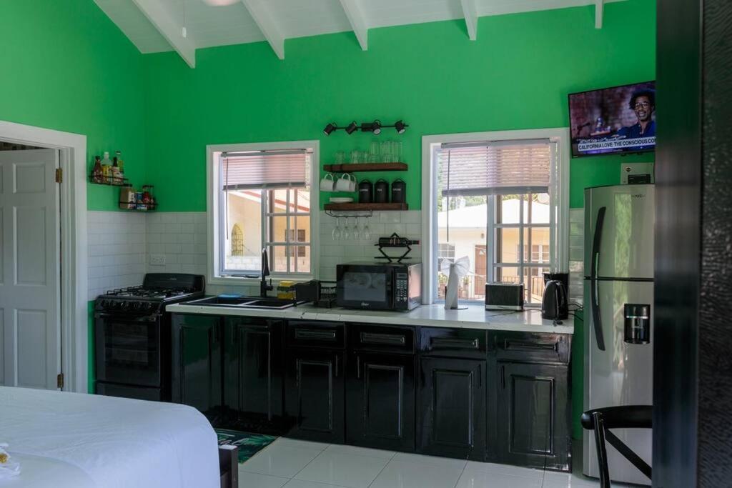 Maggie'S Inn Soufrière 외부 사진