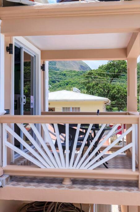 Maggie'S Inn Soufrière 외부 사진